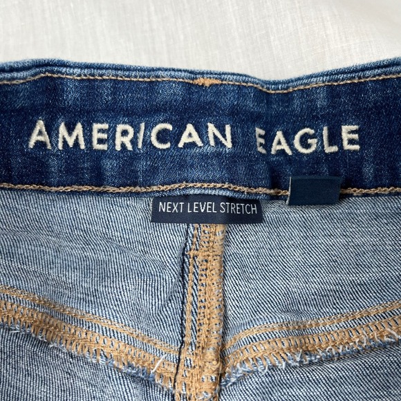American Eagle Denim Shorts Next Level Stretch Frayed Hem Dark Wash Size‎ 4 - Picture 3 of 8